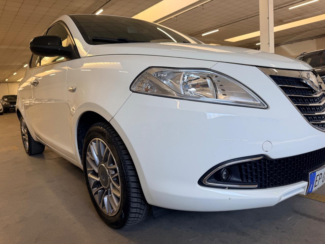 Lancia Ypsilon 1.2 69 CV 5 porte GPL Ecochic Gold