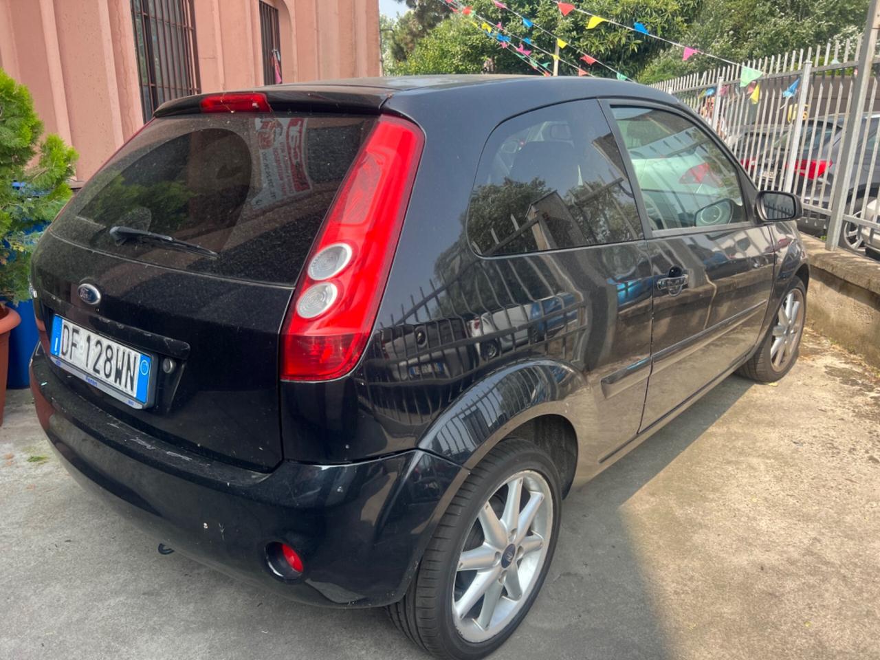 Ford Fiesta 1.2 16V 5p. Ghia