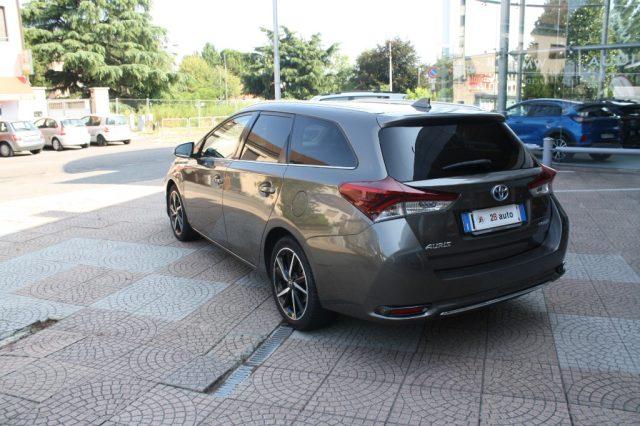 TOYOTA Auris Touring Sports 1.8 Hybrid Lounge