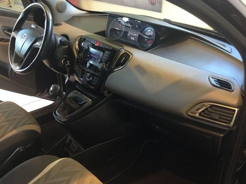 Lancia Ypsilon 1.2 69cv Gold