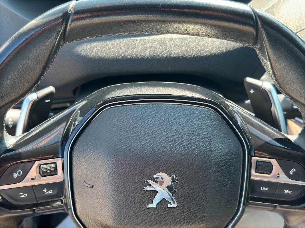 Peugeot 3008 II 1.5 bluehdi Allure Pack 130cv AUTOMATICA e CarPlay