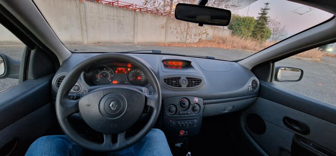 Renault Clio 127.000km neopatentati