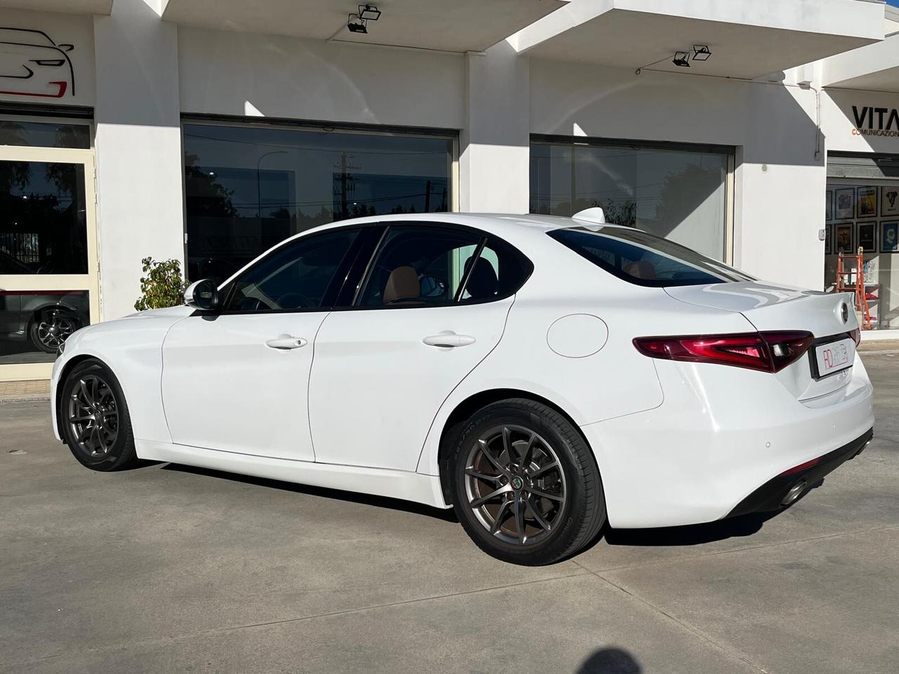 Alfa Romeo Giulia 2.2 Turbodiesel 180 CV AT8 Business Sport Launch Ed.