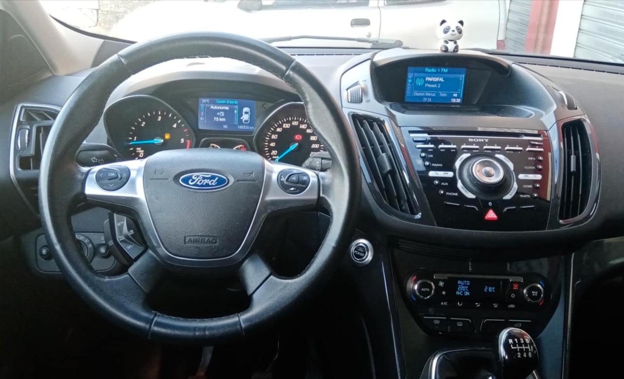 Ford Kuga 2.0 TDCI 140 CV 4WD Titanium