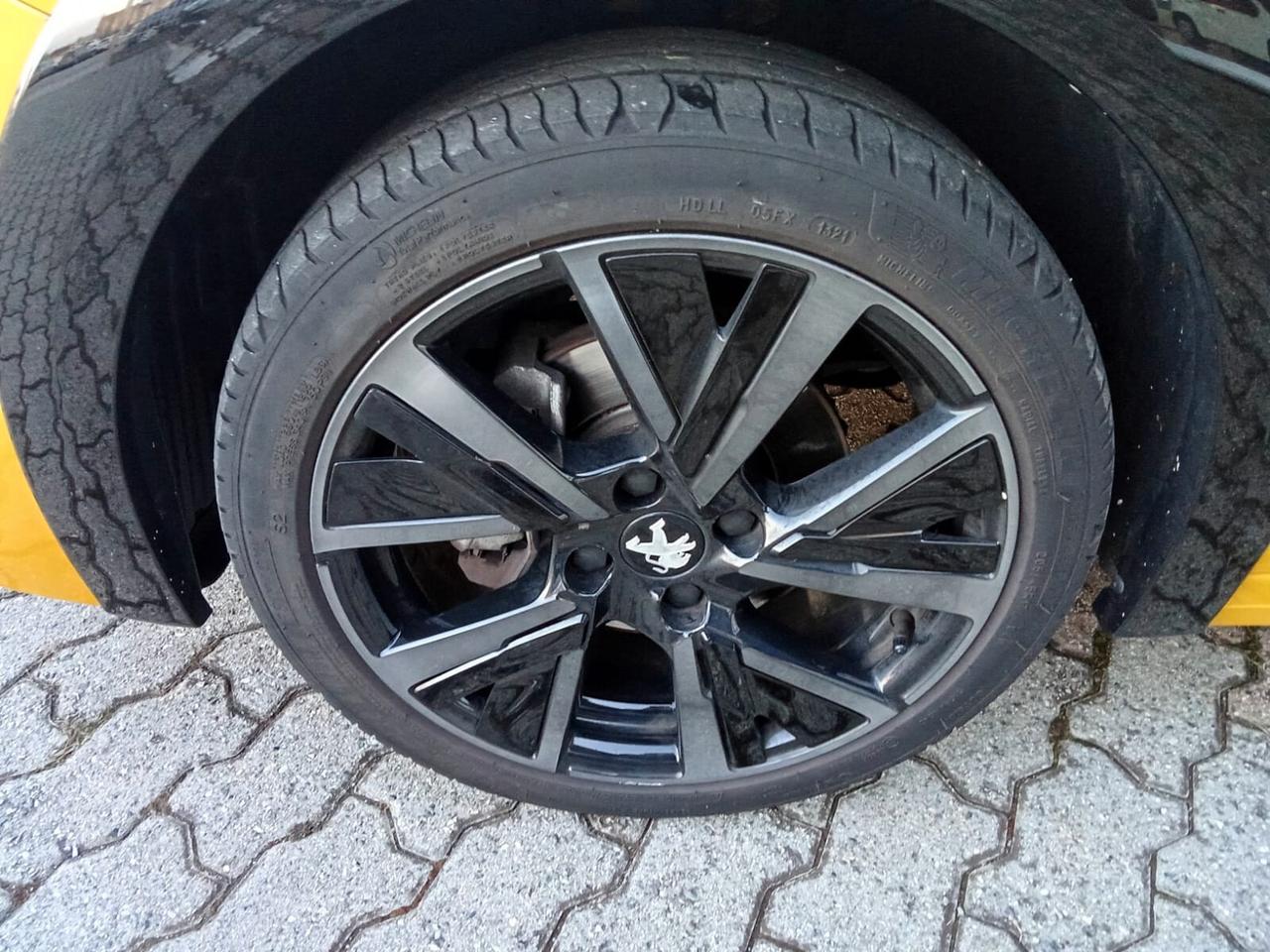 Peugeot 208 PureTech 100 Stop&Start 5 porte GT Pack