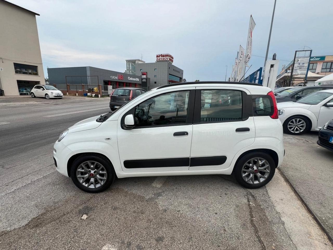 FIAT PANDA HYBRID VETTURA CON SOLI 35000KM UNICO PROPRIETARIO