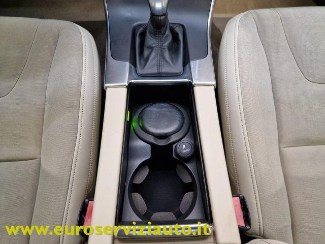 VOLVO V60 T3 Powershift Kinetic