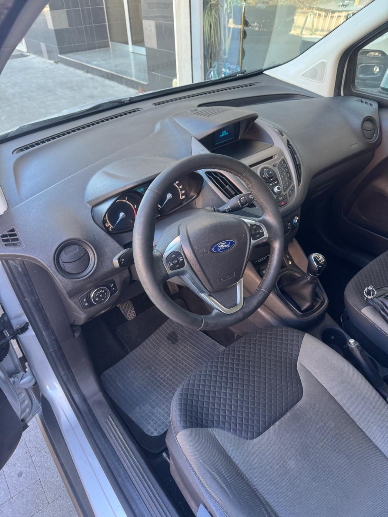Ford Tourneo Courier 1.5 TDCI 75 CV Titanium