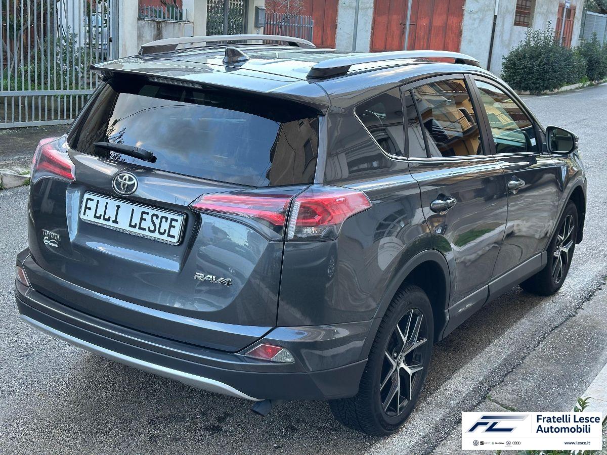 TOYOTA - RAV4 2.0 d-4d Lounge 2wd mt (Esposizione Piano Lago)