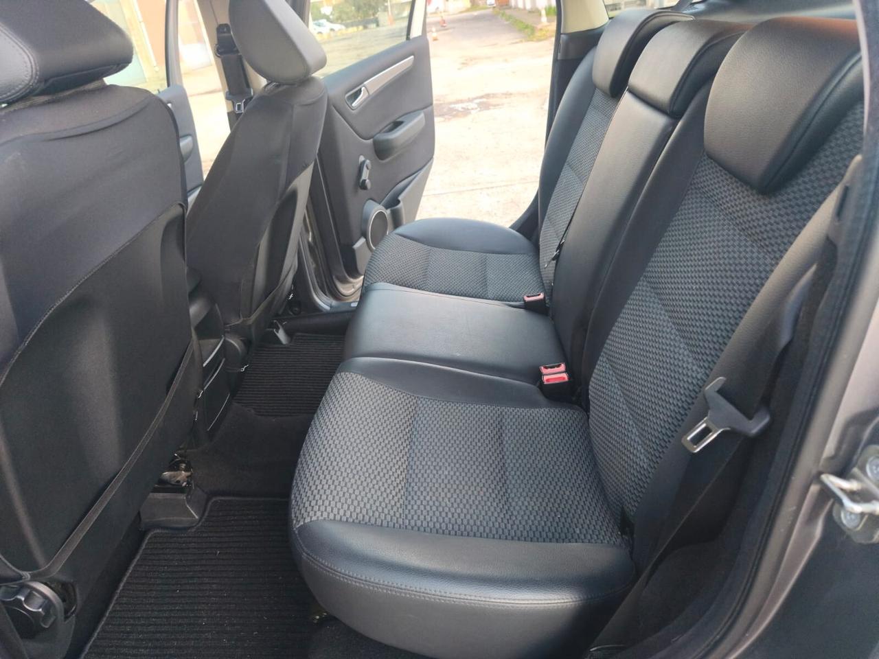 Mercedes-benz B 180 2010----1.7 Benzina