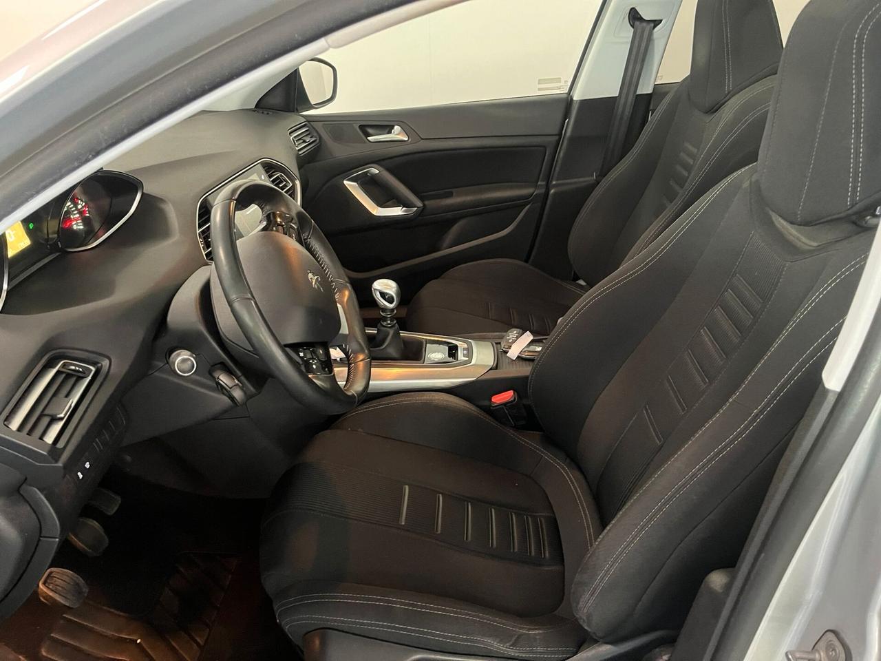 Peugeot 308 PureTech Turbo 130 S&S Allure