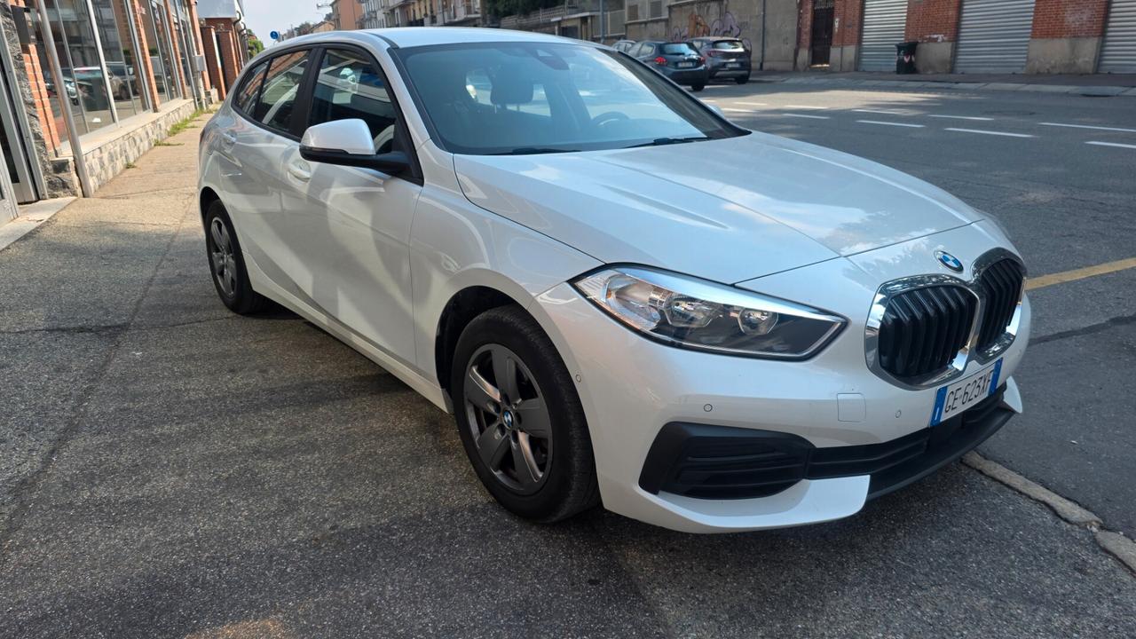 Bmw 116 116d 5p. Business Advantage