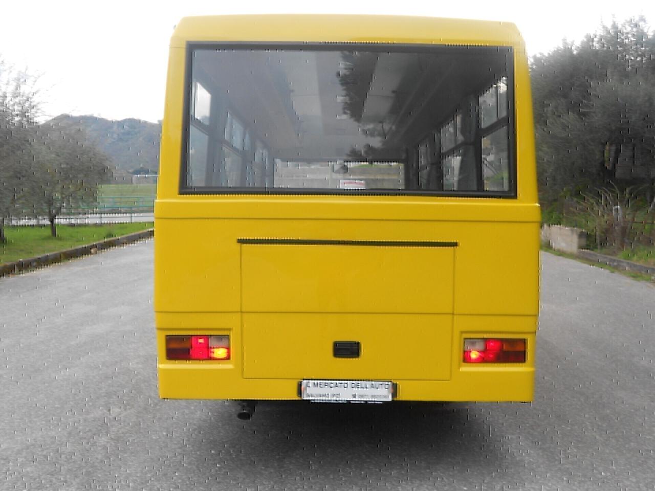 SCUOLABUS 42posti(FERMO dal 2012)IVECO 70.14