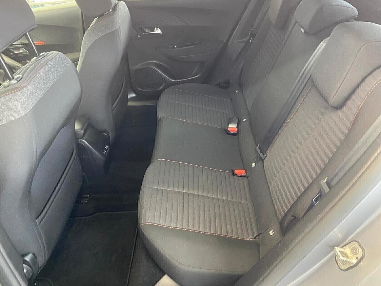 Peugeot 2008 PureTech 130 S&S EAT8 Active Pack