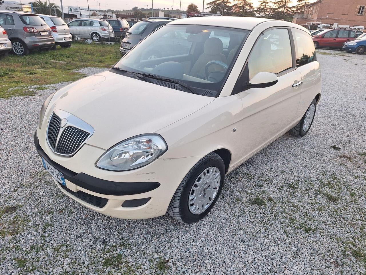 Lancia Ypsilon 1.3 Multijet 16V Platino NEOPATENTATI BASSI €4