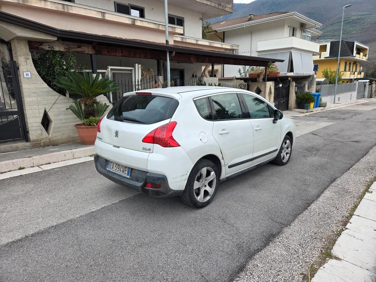 Peugeot 3008 1.6 HDi 110CV cambio robotizzato Tecno