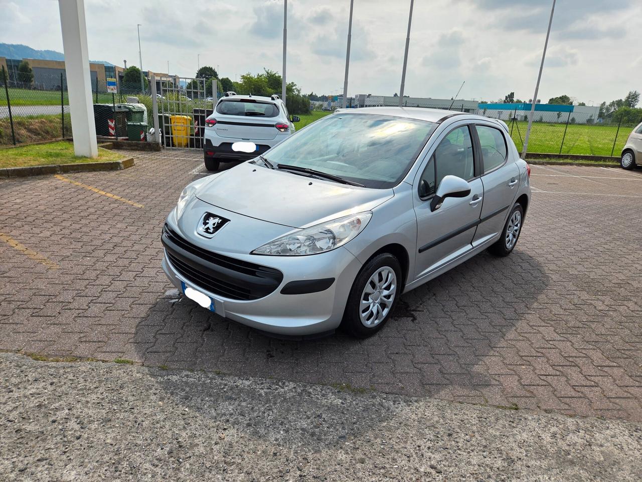 Peugeot 207 1.4 Benzina, ok neopatentati.