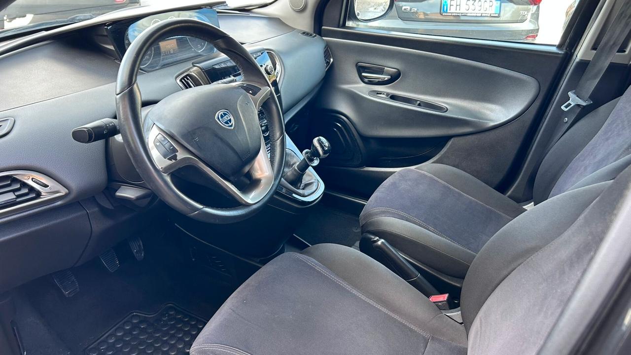 Lancia Ypsilon 1.2 69 CV 5 porte Gold