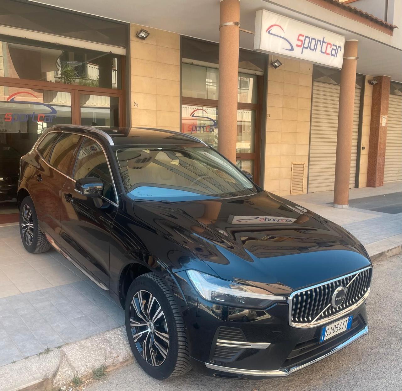Volvo XC60 B4 (d) 197cv automatico INSCRIPTION PELLE NAVY LED 19