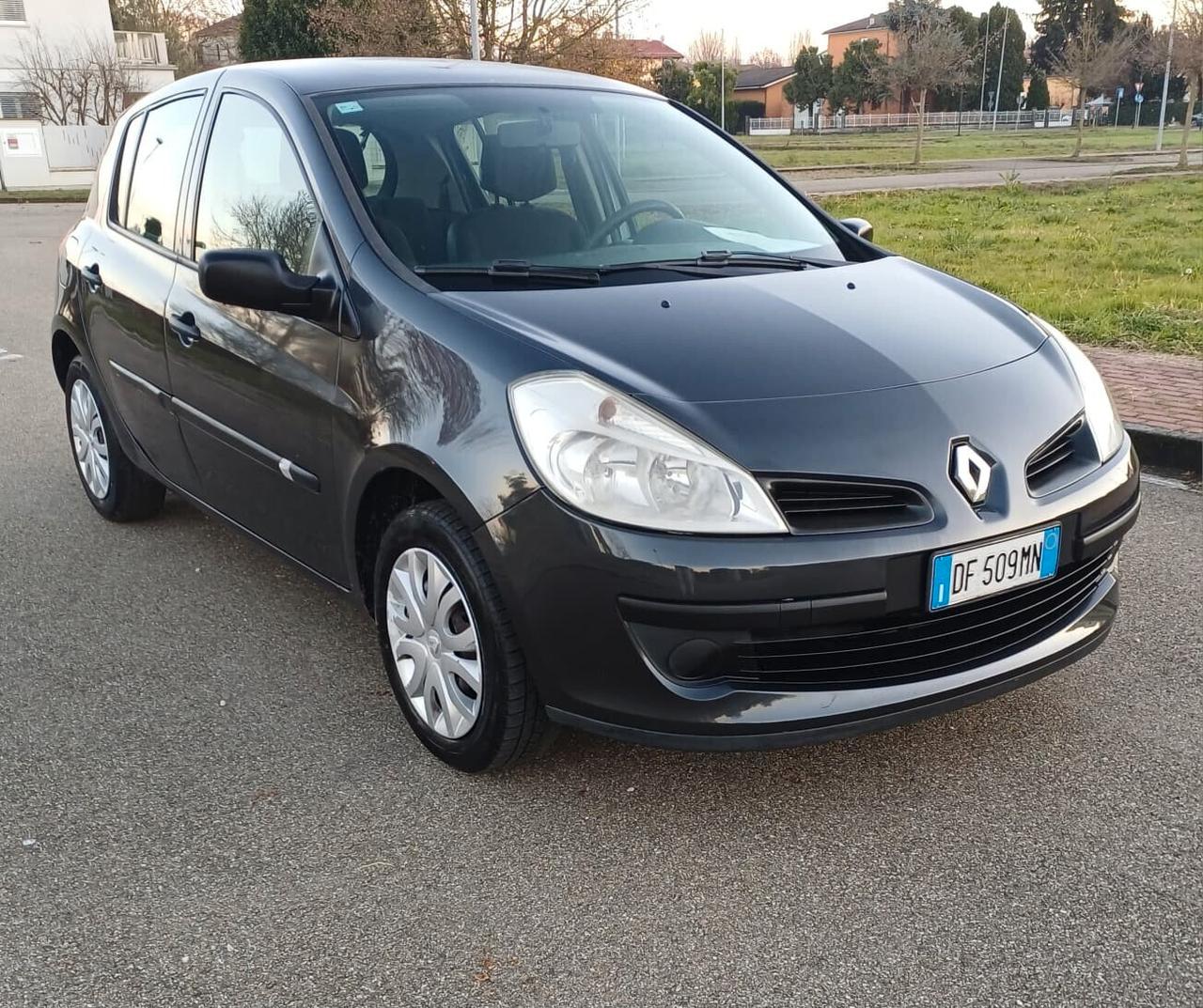 Renault Clio 1.2 16V 5 porte Luxe