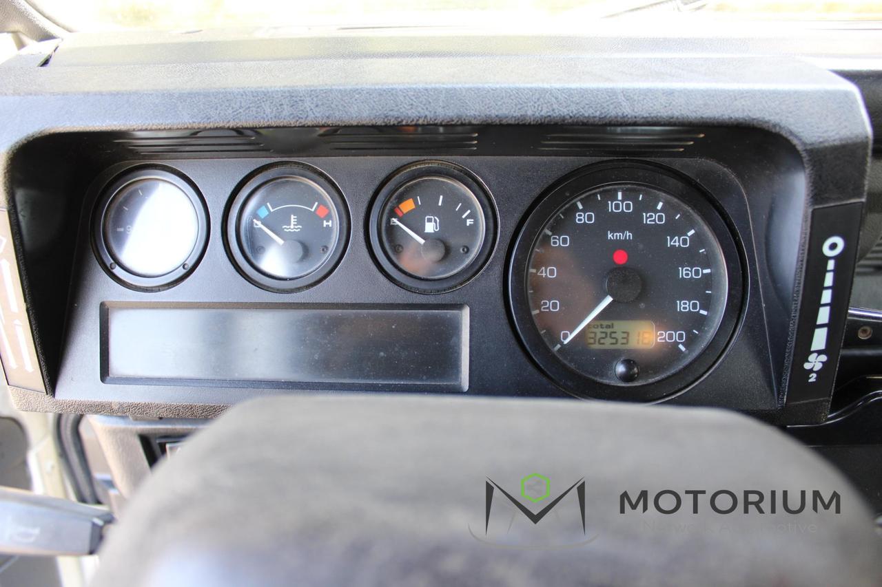 Land Rover Defender 90 2.5 Td5