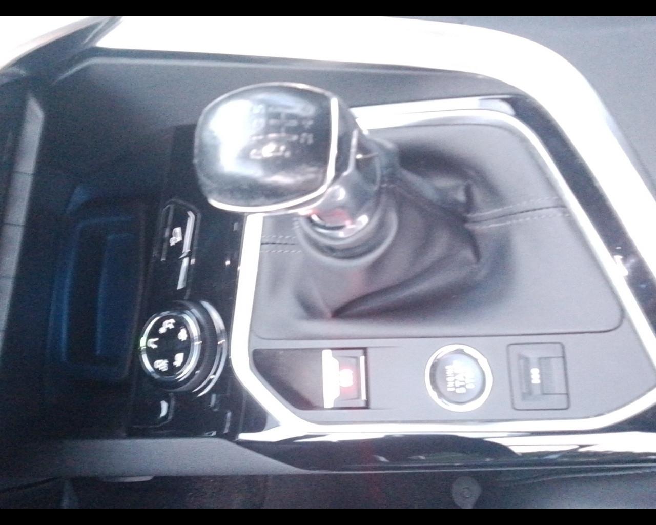 PEUGEOT 3008 2ª serie - 3008 BlueHDi 130 S&S Allure