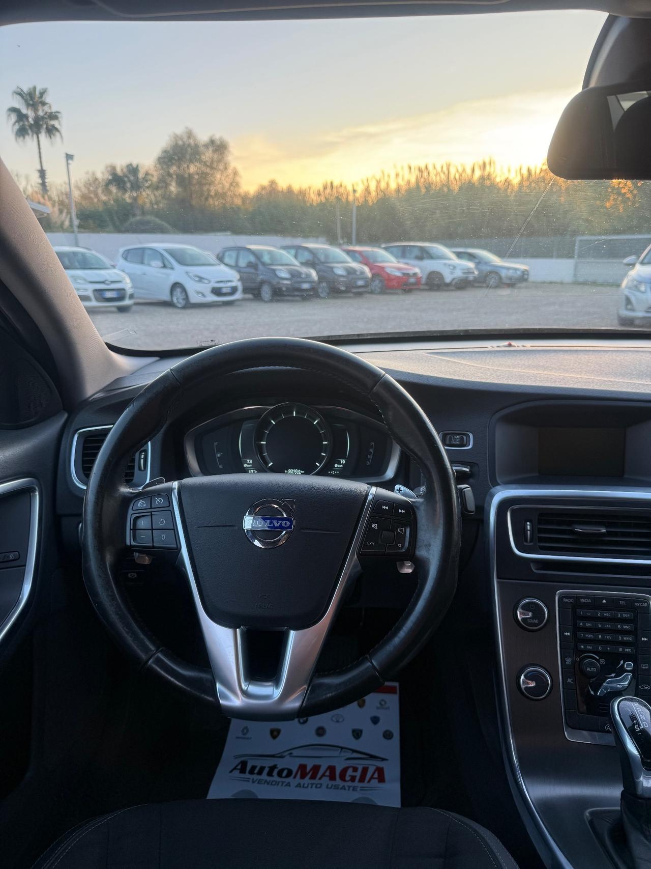 Volvo S60 D5 AWD Geartronic Momentum