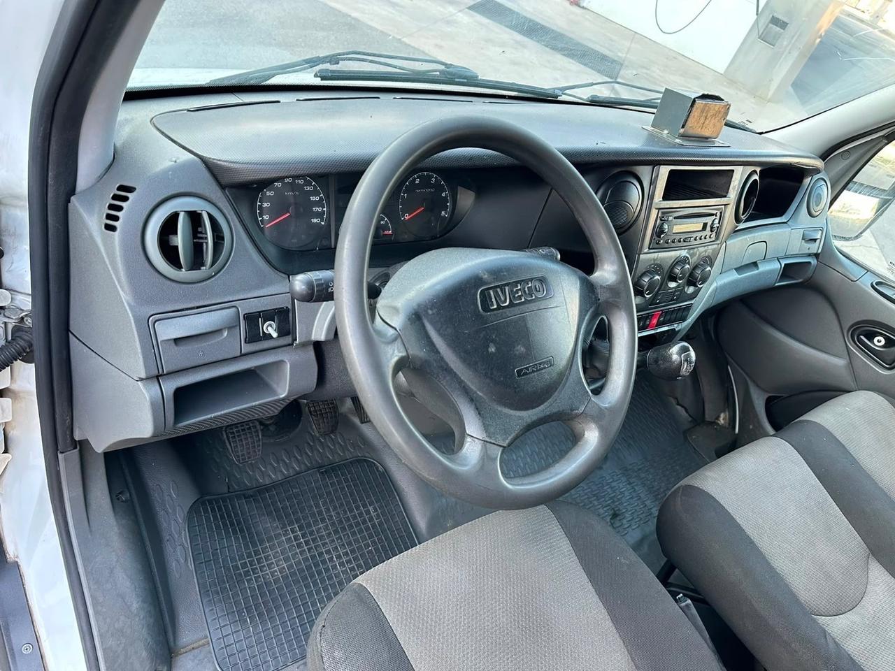Iveco 35s15 passo medio e tetto alto