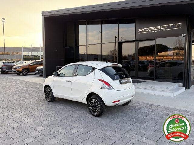 LANCIA Ypsilon Metano Ecochic Gold 5 porte ANCHE NEOPATENTATI