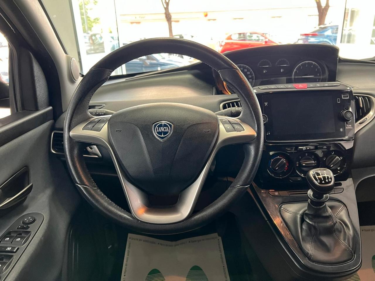 Lancia Ypsilon 1.0 FireFly 5 porte S&S Hybrid Ecochic Gold