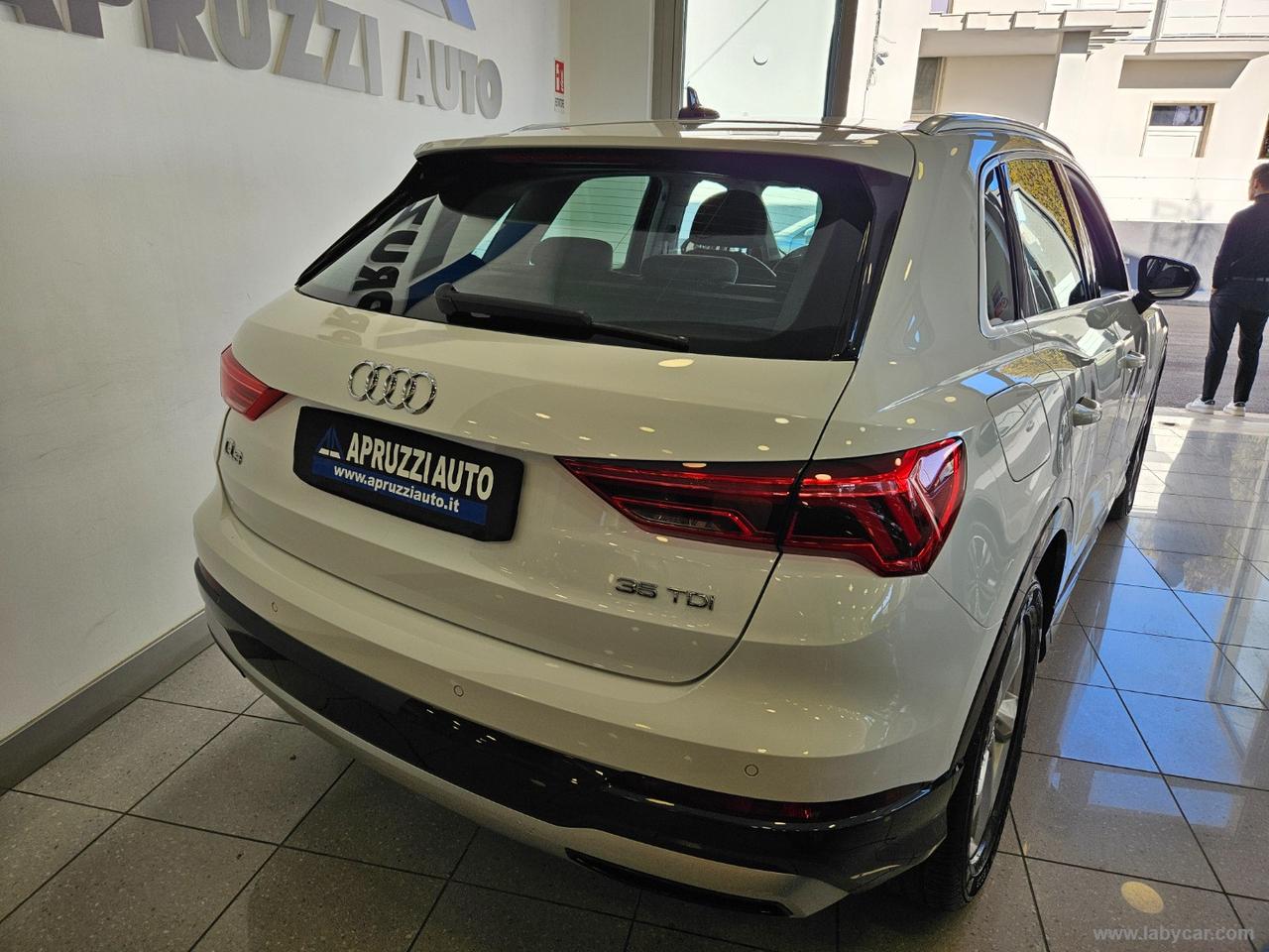 AUDI Q3 35 TDI S tronic Business Advanced