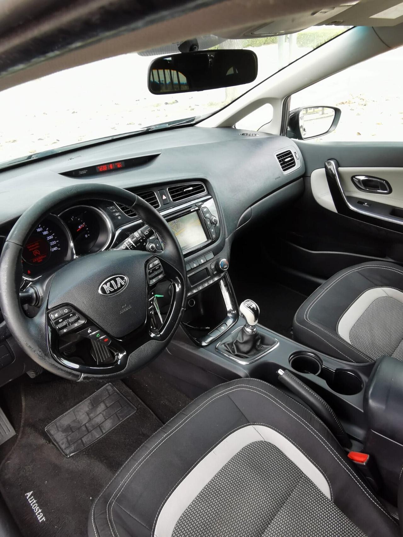 Kia Ceed Sportswagon cee'd 1.6 CRDi 128 CV SW Stop&Go high tech