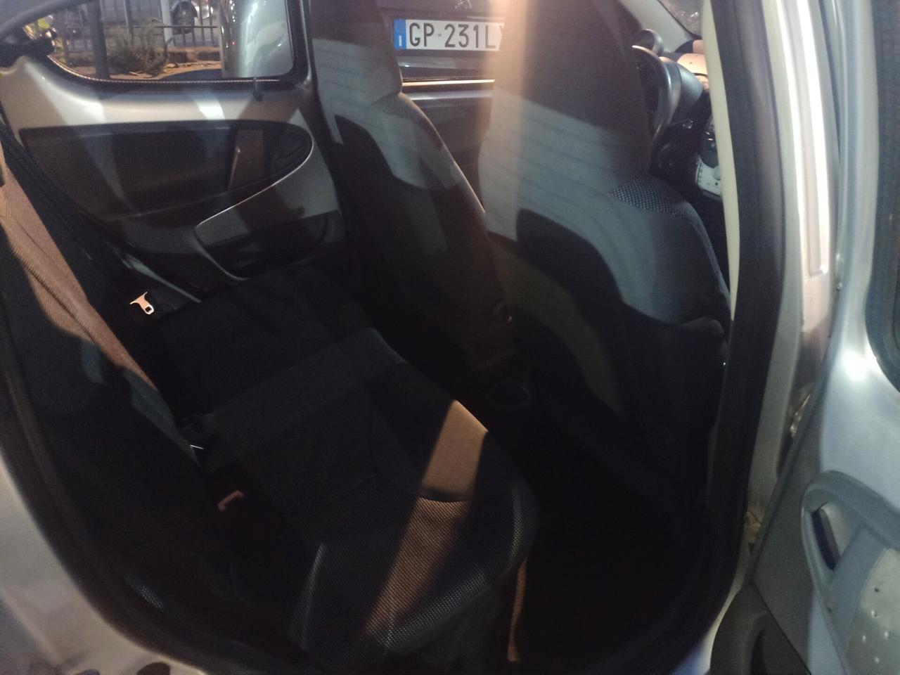 Peugeot 107 1.0 68CV 5p. Sweet Years CAMBIO AUTOMATICO