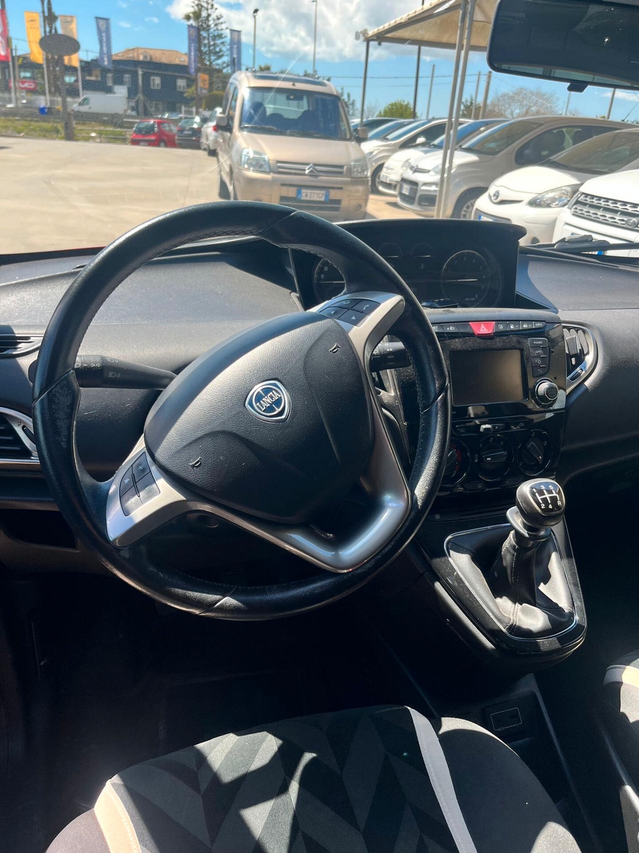 Lancia Ypsilon 1.2 69 CV 5 porte GPL Ecochic Gold