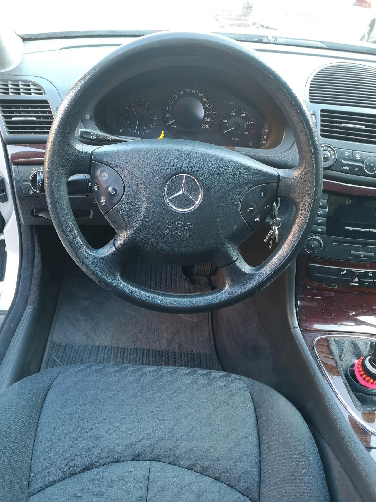 Mercedes-benz E 270 177CV - Da Vetrina