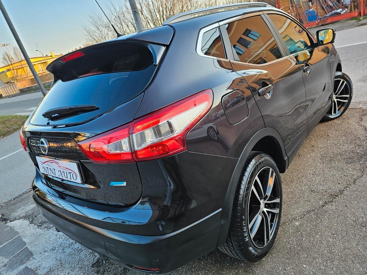 Nissan Qashqai 1.5 dCi 110cv 360°*Pelle*Navi*Tetto*Pdc*Bi-Xeno*18*