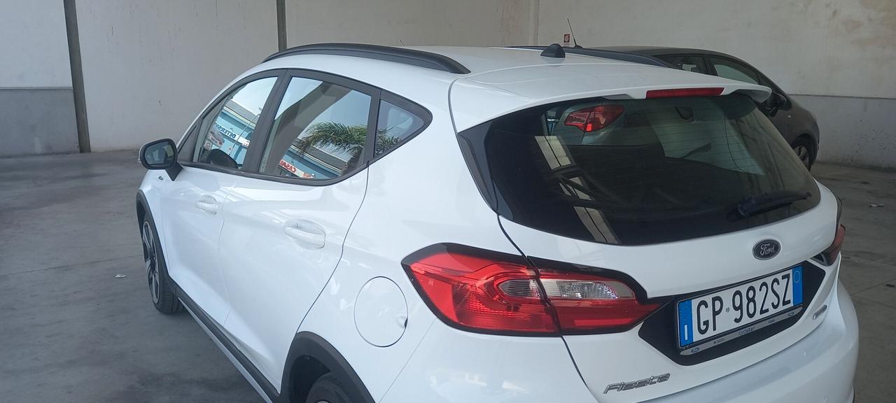 Ford Fiesta 1.0 Ecoboost Hybrid Active cross