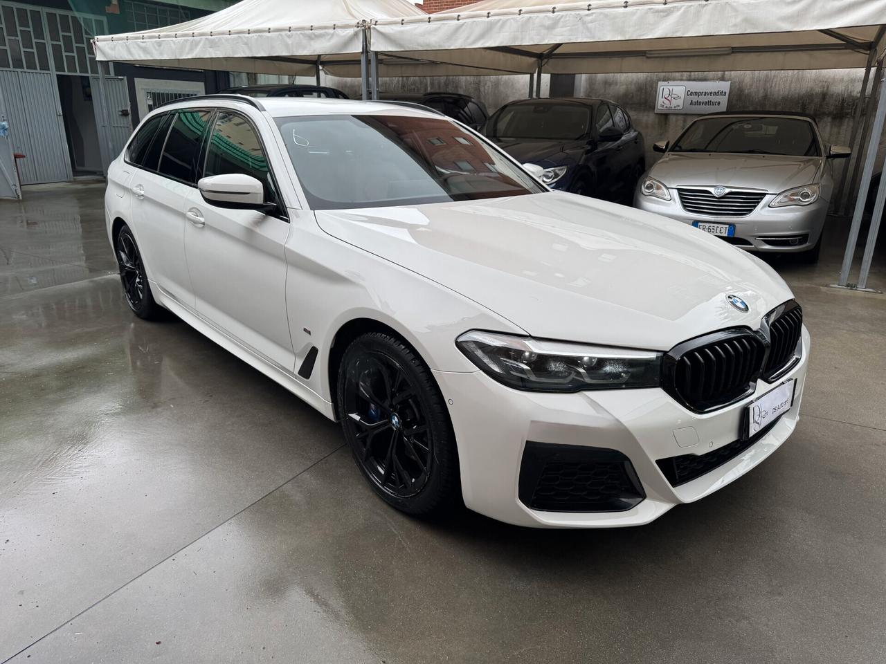 BMW 520 G31d Touring LCI mhev 48V xdrive Msport auto