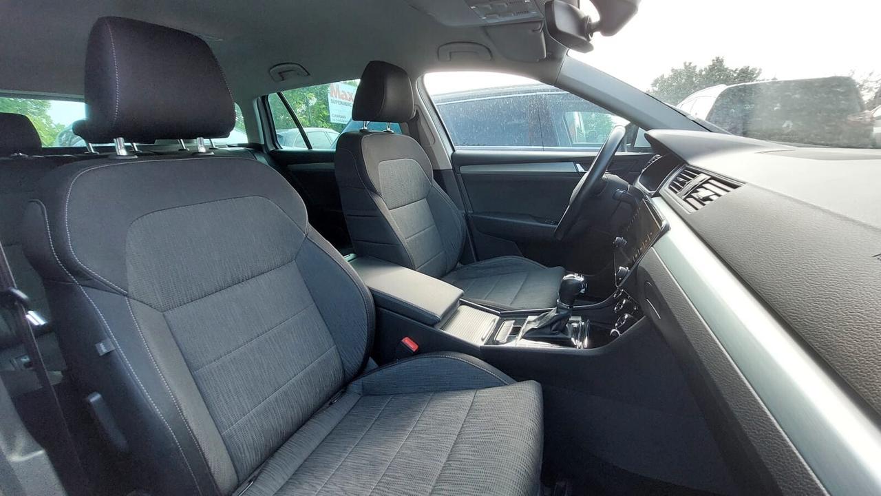 Skoda Superb 1.6 Cambio Automatico Neopatentati
