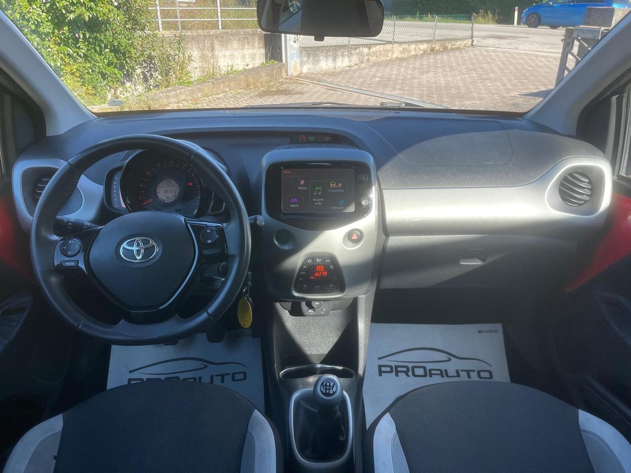 Toyota Aygo 1.0 VVT-i 69 CV 3 porte x-clusiv