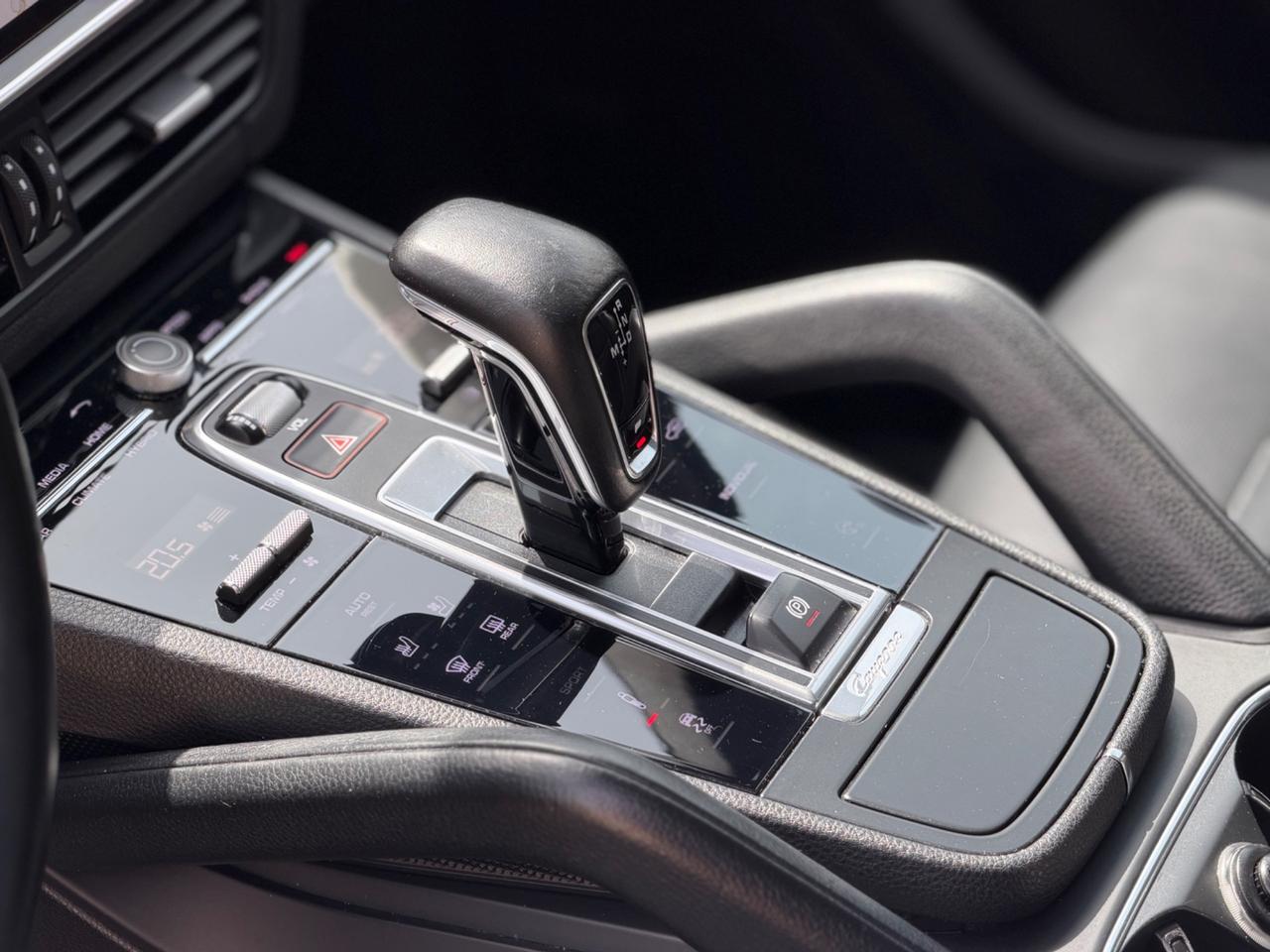 Porsche Cayenne COUPE 3.0 V6 462 CV E-HYBRID