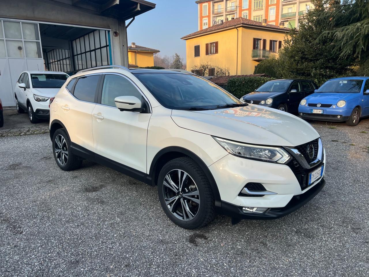 Nissan Qashqai 1.3 DIG-T 140 CV N-Connecta*NAVI*TETTO