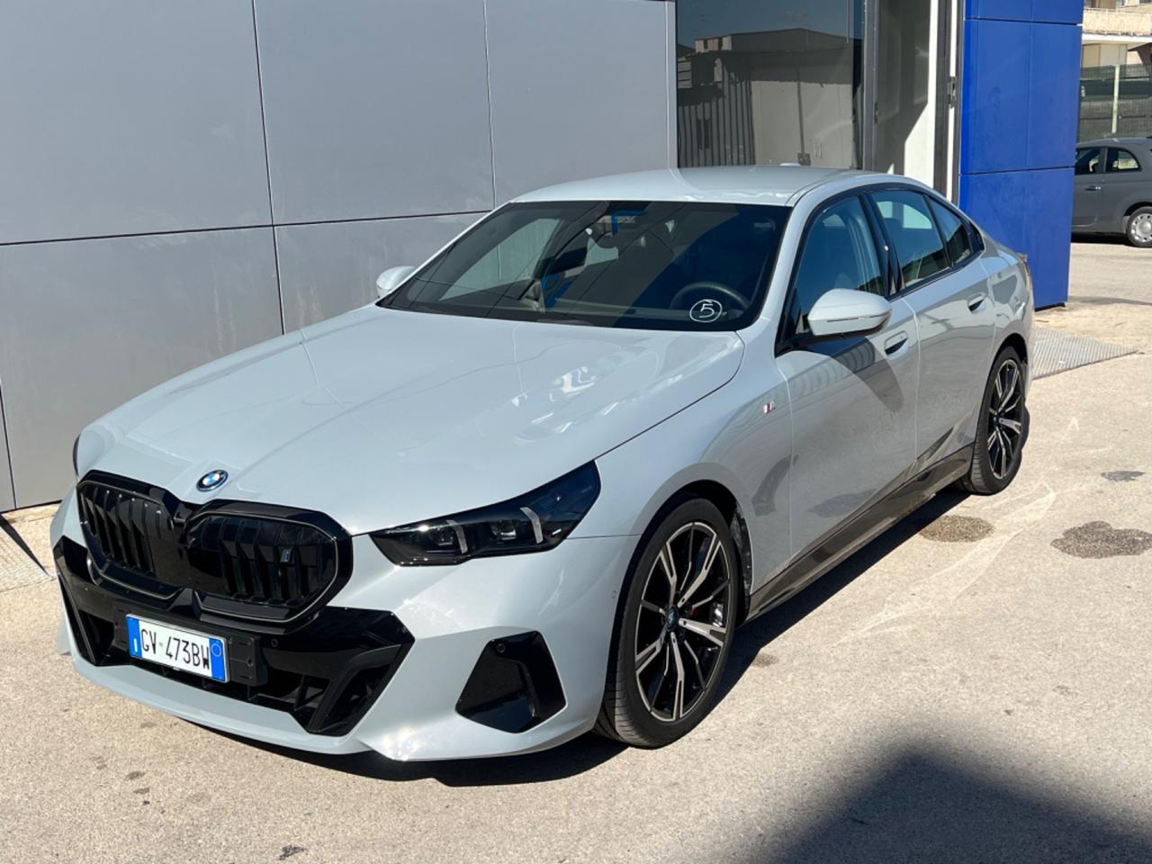 BMW i5 edrive40 Msport possibilità noleggio no scoring