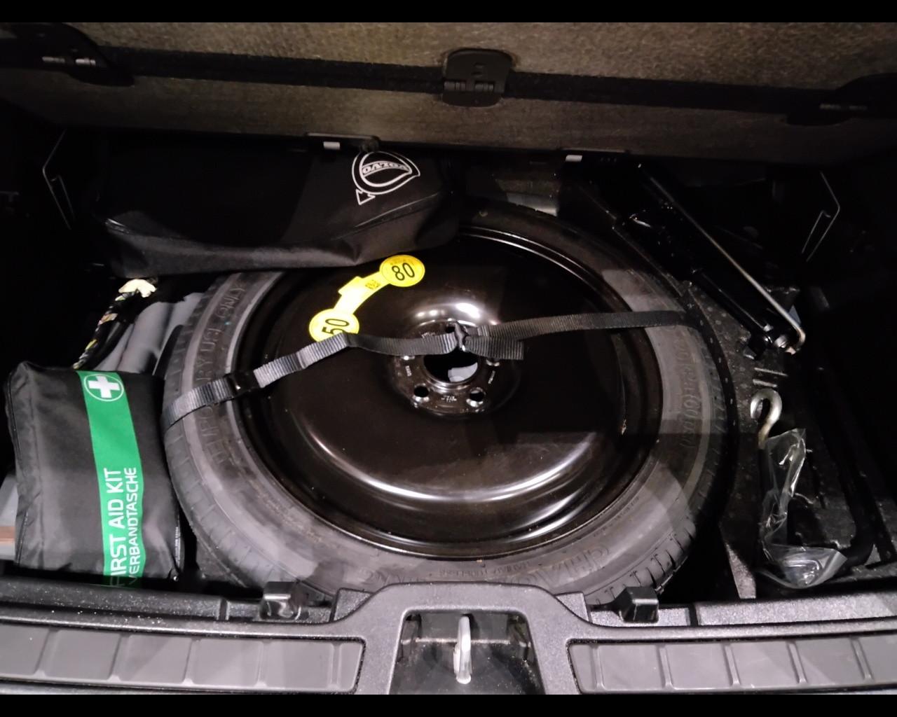 VOLVO XC40 2023 - XC40 1.5 t2 Essential auto