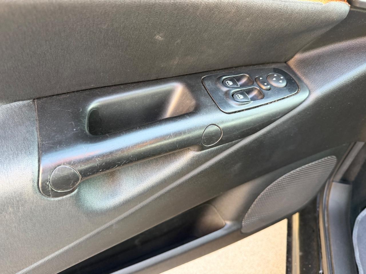 Lancia Ypsilon 1.2 Oro Giallo