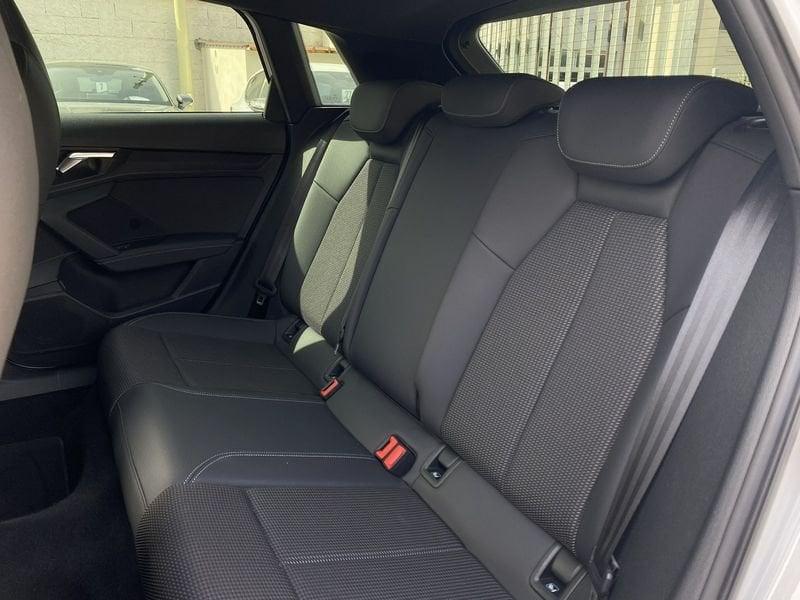 Audi A3 A3 SPB S Line interno ed esterno 2.0 TDI 150CV S-Tronic 35