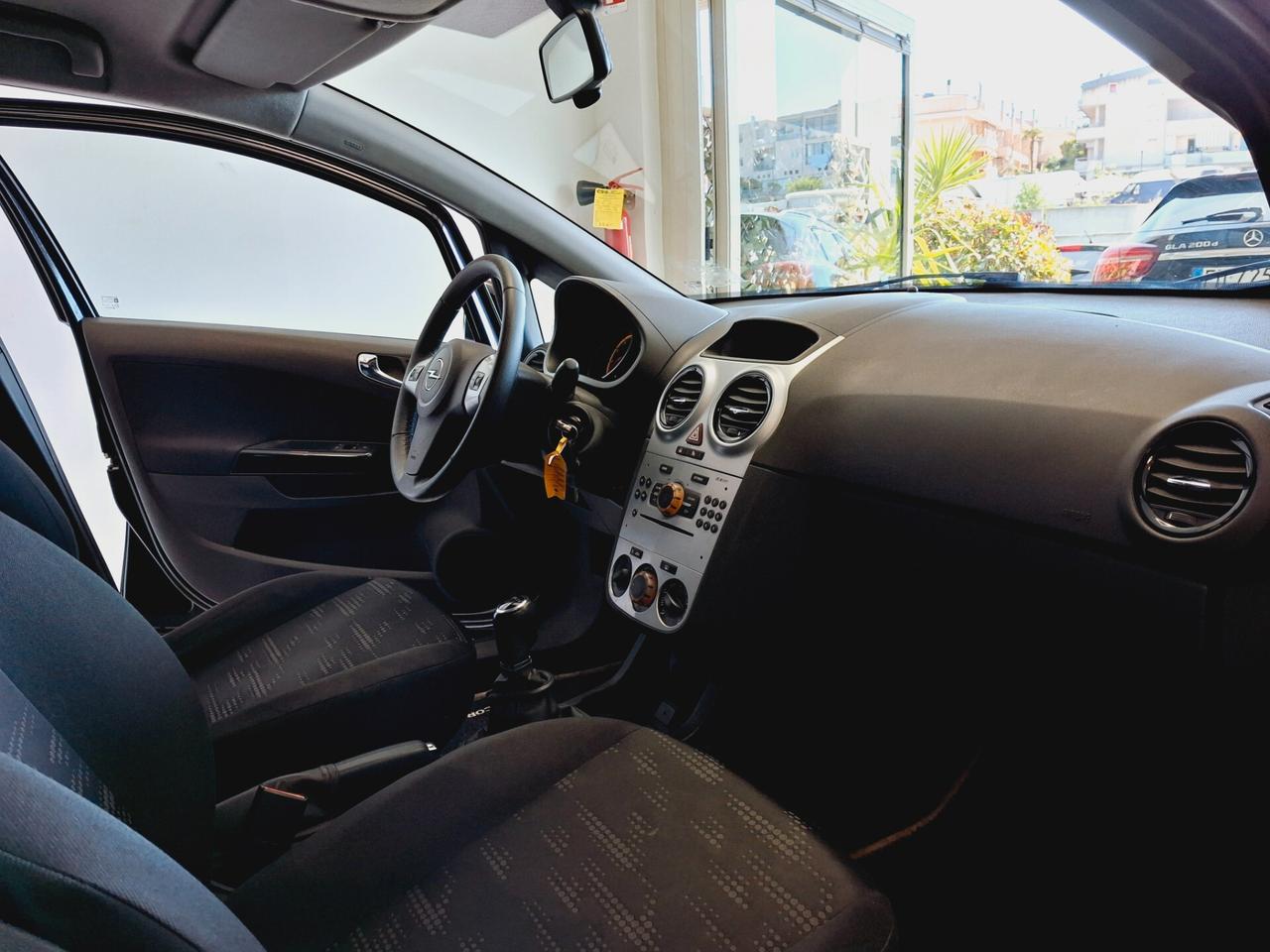 Opel Corsa 1.2 5 porte Cosmo