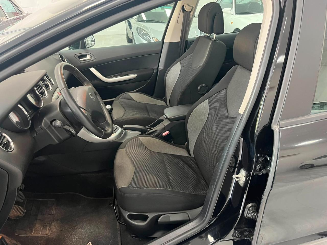 Peugeot 308 5p 1.6 hdi 110cv