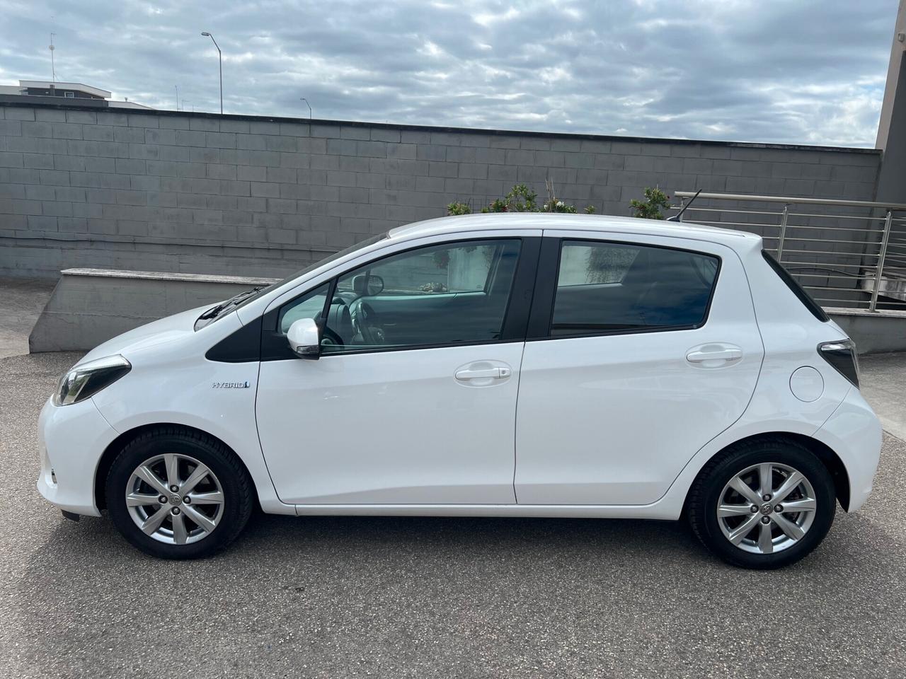 Toyota Yaris 5pt 1.5h 75cv Active OK NEOPAT. TELCLIMA/CAMERA