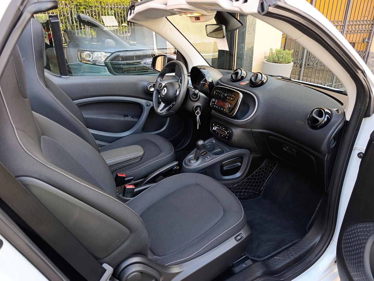 Smart ForTwo 70 1.0 twinamic cabrio Passion Capote Rossa